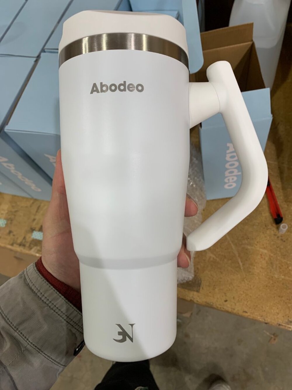 32 oz Leak Proof Insulated Coffee Tumbler. (White - B0F74DSTL9)